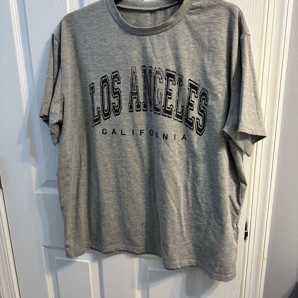 Gray Los Angeles Graphic T-Shirt --women's XL
